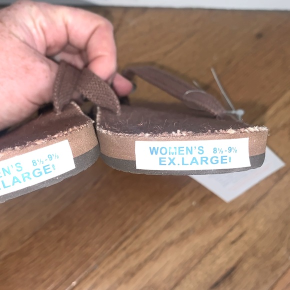 NWT New! Women’s Thin Strap Arch Support Hawaiian Rainbow Sandals - Picture 5 of 5